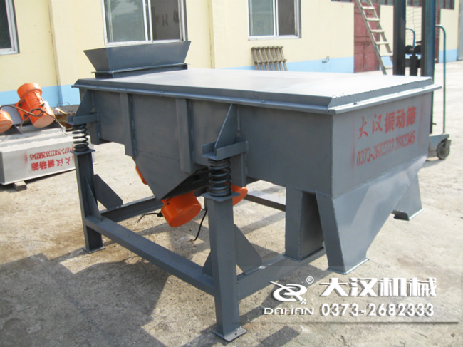 1016型直線振動篩 1016型直線振動篩的材質(zhì)分為:不銹鋼,碳鋼兩種可以選擇。