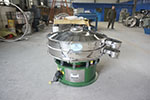 1000型三次元振動篩，產量可達1100kg/h。